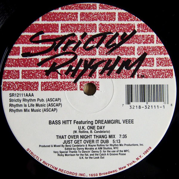 Bass Hitt* Featuring Dreamgirl Veee - The Beat That Makes U Move / U.K. One Day (12") (Very Good Plus (VG+)) - Image 2