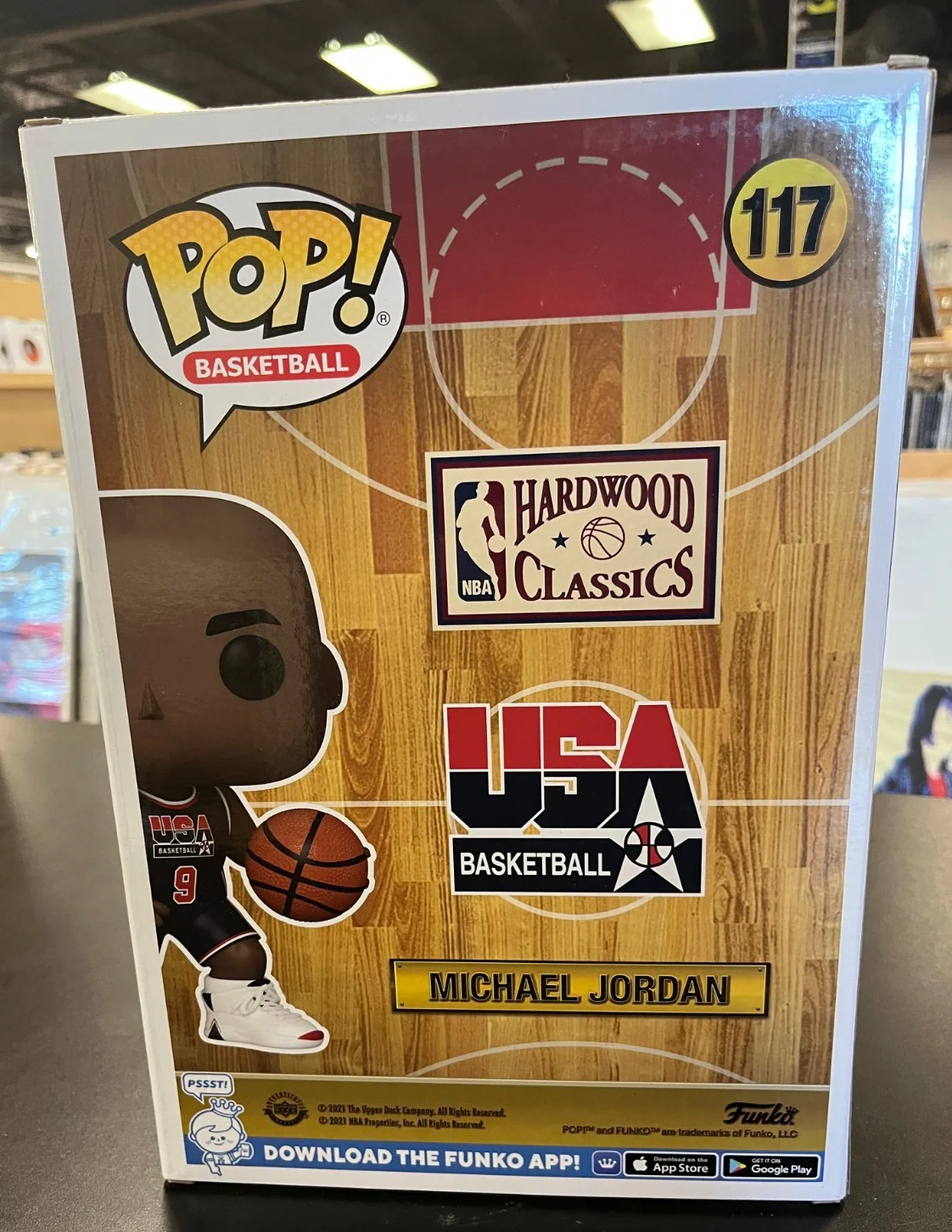 Funko Pop! JUMBO 10 inch: Michael Jordan - Walmart (Exclusive) #117 PRE-OWNED - Image 4