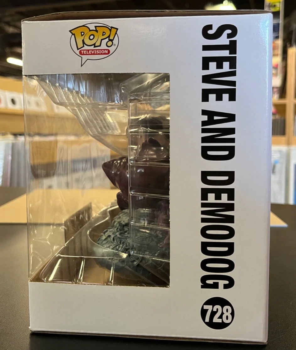 Funko Pop! Moments: Stranger Things - Steve and Demodog #728 (PRE-OWNED) - Image 4