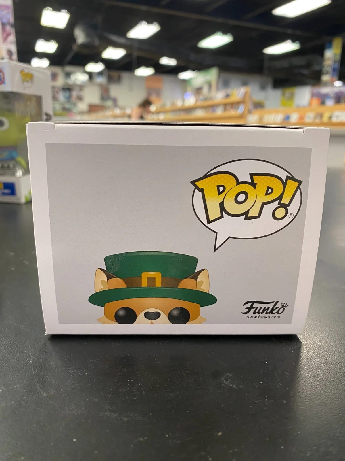 Funko Pop! Vinyl: Around the World - Finley - Funko (Exclusive) #03 - Image 4