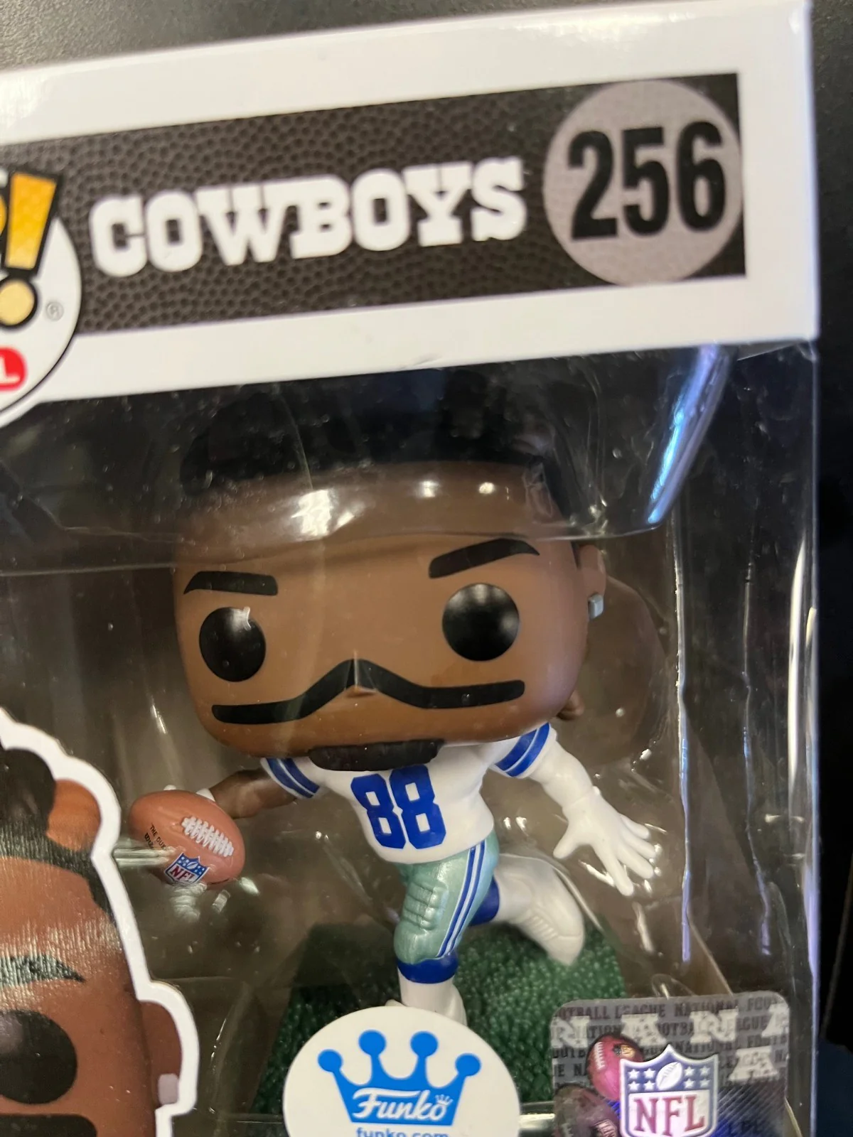 Funko Pop! Vinyl: CeeDee Lamb - Funko (Exclusive) #256 PRE-OWNED - Image 2